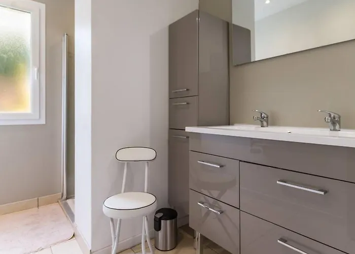 Casa vacanze Maison Contemporaine à Avec Jardin Clos, Proche Nantes : 3 Chambres, Wi-fi, Garage Vélos/motos - Fr-1-306-1178 *